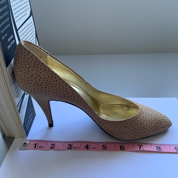BROWNS  SUEDE PUMPS / CAMEL WITH BROWN DOT DETAIL / GOLD / 3 INCH HIGH HEEL - Picture 11 of 12